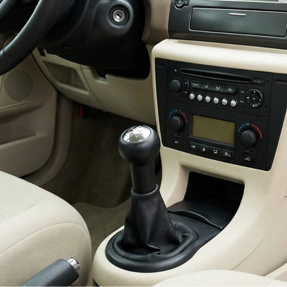 Pommeau de vitesse c4 - 5 vitesses - Noir & Alu - en situation