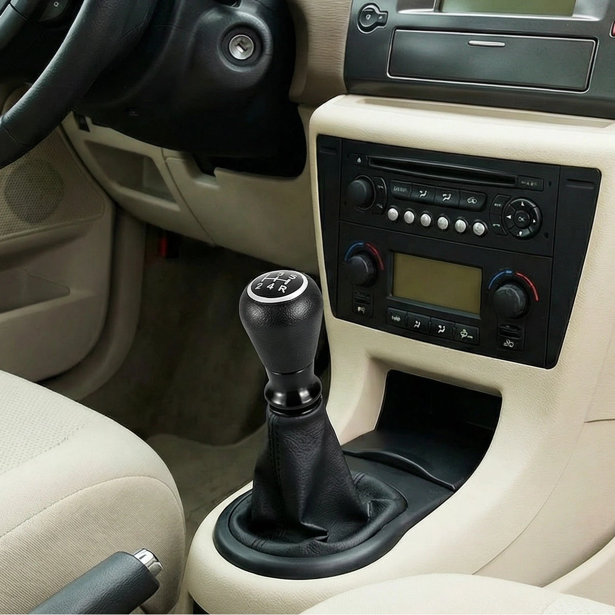 Pommeau de vitesse c4 - 5 vitesses - Noir - en situation