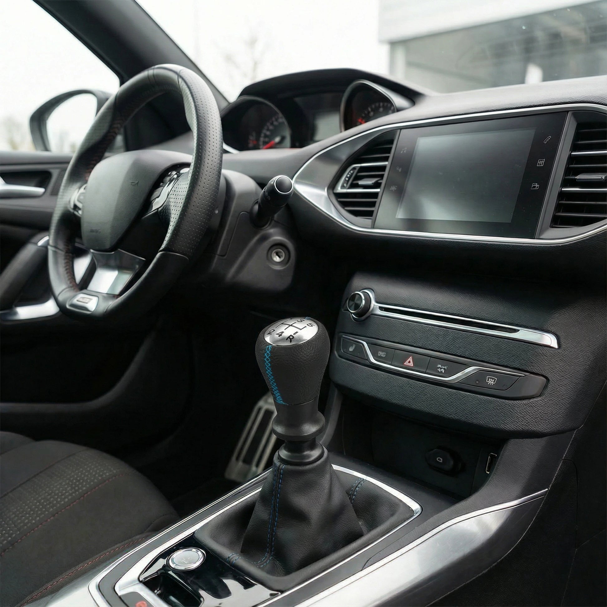 Pommeau de vitesse 308 - 5 vitesses - Noir & Bleu - en situation