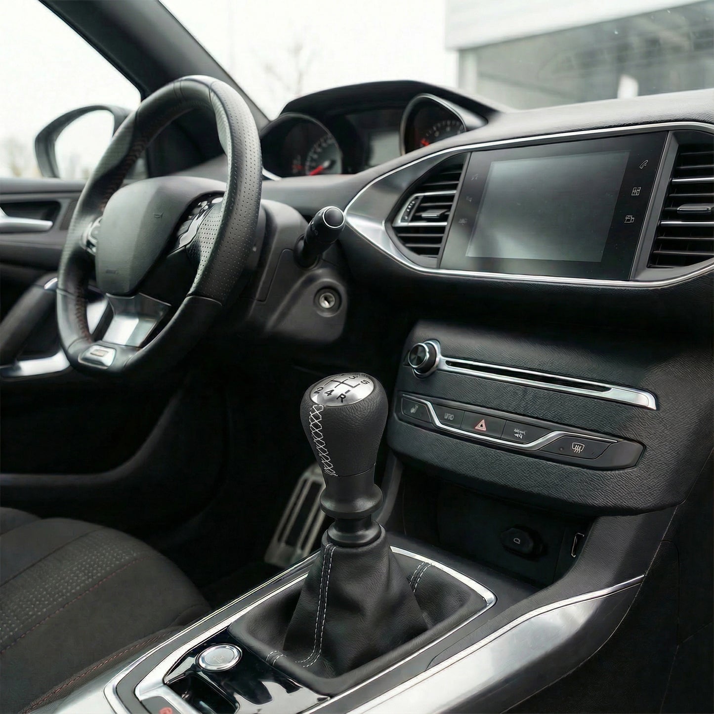 Pommeau de vitesse 308 - 5 vitesses - Noir & Blanc - en situation