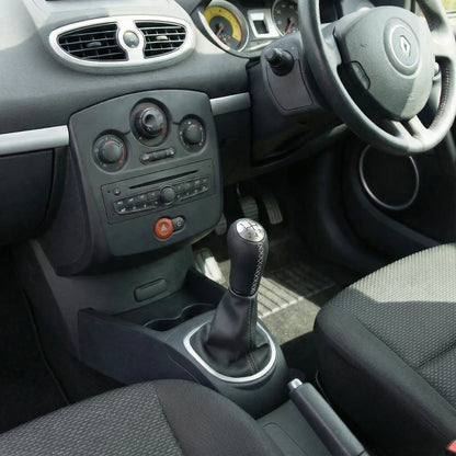 Pommeau de vitesse clio 3 - 5 vitesses - Couture blanche - en situation