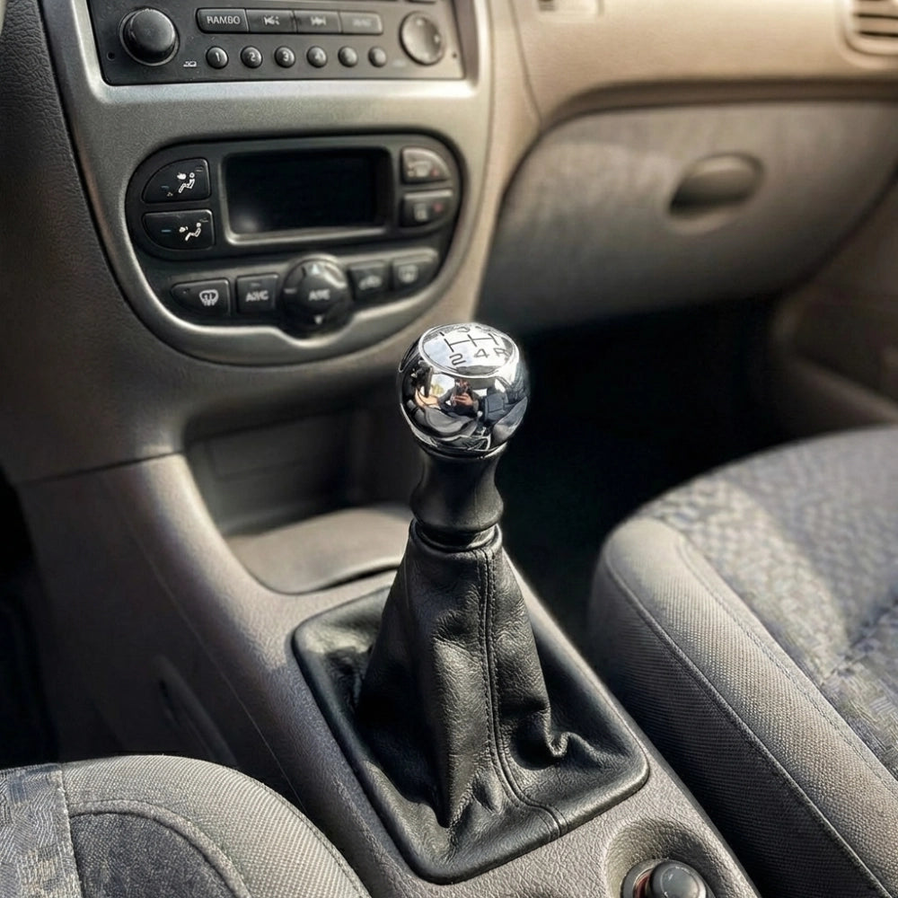 Pommeau de vitesse 206 monté dans la peugeot 206