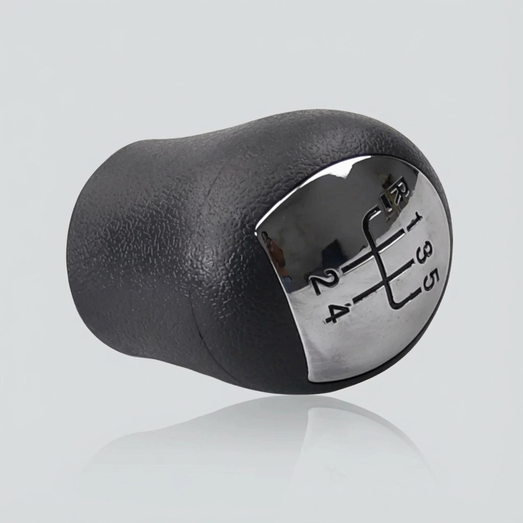 Pommeau de vitesse clio 2 - 5 vitesses - Noir & chrome - gros plan